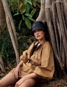 Harpers Bazaar Espana 06.2021-page-015.jpg