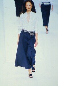 1348695831_valentino-ss-1999(14).thumb.jpg.7ab8cc3f34810dd26a464f9358c2836c.jpg