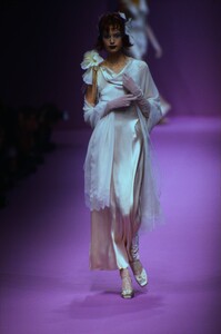 136138322_lolita-lempicka-ss-1997(16).thumb.jpg.28c8d51aa6f4713b858f535f3722b0b7.jpg