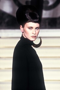 1405175667_JeanPaulGaultier1999HauteCouture100.thumb.jpg.a5ba6eb4ca94d8469917441f55da824b.jpg