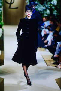 142815578_ysl-hc-fw-2000(4).thumb.jpg.875241ca569bb5734aca8af820e9afb4.jpg