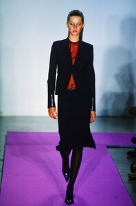 1489186681_dkny-fw-2000(4).thumb.jpg.2a5b3aab61a7650af91d744afa3fcb72.jpg