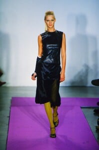 1510237148_dkny-fw-2000(14).thumb.jpg.fab834021095094530df1553380b949f.jpg