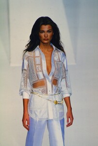 1519108889_valentino-ss-1999(2).thumb.jpg.5a785b594bc5599e264f0d79e929d6f2.jpg