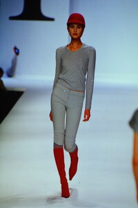 1549449802_MOSCHINO-FW-2000(6).thumb.jpg.e53775db34bf0d30412acb4c2325f3c2.jpg