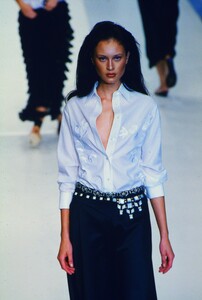 1550499561_valentino-ss-1999(11).thumb.jpg.06c1c0167a440b1b0652e7f33cd79384.jpg