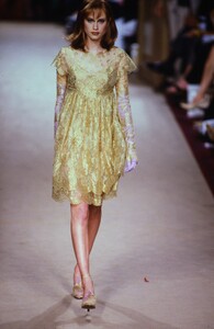 1552179136_emanuel-ungaro-hc-fw-1996(8)-Copy.thumb.jpg.8aeff0c35bfad5128b455dec1d32debd.jpg