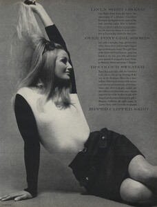 1557580809_Givenchy_Klein_US_Vogue_April_15th_1967_06.thumb.jpg.46cce60f8cdb110a62f5be6d5267e12d.jpg
