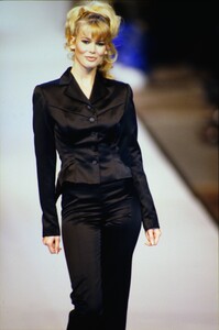 1576372883_HERVE-LEGER-FALL1994(26).thumb.jpg.8388838d1f67afea7fb305945e5e3c98.jpg