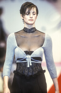 1599097204_Blumarine1994WomenRTW52.thumb.jpg.90eeded116bbe8aa6f93433e947e6973.jpg