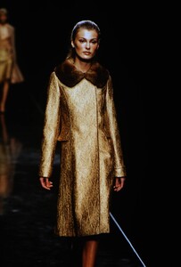 1606640437_ALBERTA-FERRETTI-FW-2000(19).thumb.jpg.31f7f6b0d6e00ddbbe53a102acce2efa.jpg