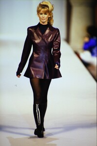 1646616851_HERVE-LEGER-FALL1994(20).thumb.jpg.796ce620e4a1d43f13996b9d255dbbfa.jpg