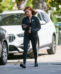       zoe290521BZNimage105.jpg
