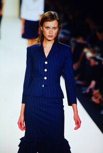 1715847044_ralph-lauren-ss-2000(8).thumb.jpg.6f1dc6bd5d98f7fee5aebb157651e230.jpg