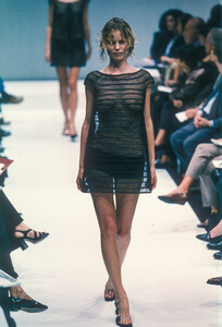 1752892387_Krizia1998WomenRTW9.thumb.jpg.5acd058c0e45ba6c80bd45a3e2bb29c6.jpg
