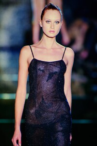 1769944969_atelier-versace-ss-1999(11).thumb.jpg.8be72553acabcba9863dc9b1dfb0a414.jpg