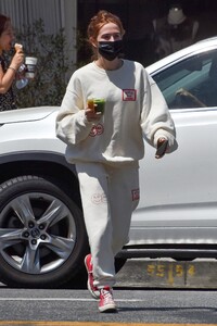       zoe150521BZNimage102.jpg
