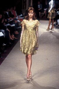 1849406275_EmanuelUngaro1996HauteCouture36.thumb.jpg.79f5c1423935d3ce013a00dfb38144e0.jpg