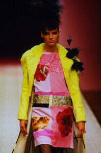 1891041170_ChristianLacroixCoutureFall1999(14).thumb.jpg.7d3dd73d961f3b90f0e6a2633bdff0b4.jpg