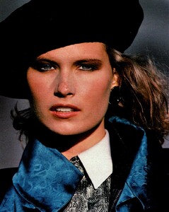 1913526548_EleganceParisFallWinter1987-88PaulAmato(9).thumb.jpg.a509ffbf36d00136bd73957f048e7f3e.jpg