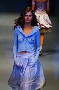 1949779415_blumarine-fw-1999(12).thumb.jpg.a2c9e8b435dda0358797a9ab462a3105.jpg