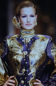 195747232_dior-hc-fw-1992(3).thumb.jpg.5d934518584ac6f8138aedaf6e95f720.jpg