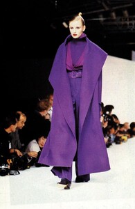 2059644816_FallWinter1988ClaudeMontana(2).thumb.jpg.3bef8ada28996d4c03cfa7840e367377.jpg