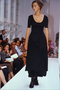 2103586942_dolce-gabbana-ss-1989(6).thumb.jpg.a1f16ccc1b25dbd76f282bde1bed658f.jpg