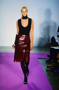 2117012817_dkny-fw-2000(12).thumb.jpg.3341aa585fae3db24f8486c4e7a280bb.jpg