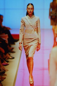 2142519817_valentino-hc-fw-1999 (3) .thumb.jpg.f193ef336ec29ff19f515482dab3148d.jpg