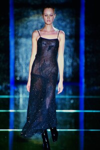 217438339_atelier-versace-ss-1999(9).thumb.jpg.52fe3d5ad16c28adcef819e5254566a8.jpg