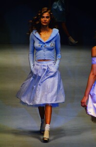 232729006_blumarine-fw-1999(11).thumb.jpg.fc10ab5326fbd7ce1056a85b41decb16.jpg