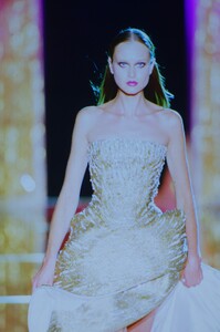 27956308_atelier-versace-fw-1999(10).thumb.jpg.ec6d51530aacc8e86ce8fce01d3227a2.jpg