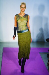 289061375_dkny-fw-2000(10).thumb.jpg.b3f6b2725ed6ffed3e83e83de63a1ac0.jpg