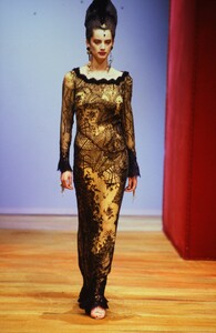 296720303_christian-lacroix-hc-fw-1997(12).thumb.jpg.0bd9254a9376dc26e138d1069b6b13de.jpg