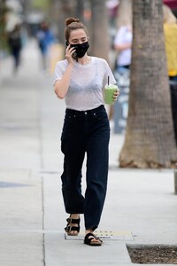       zoe110521BZNimage123.jpg