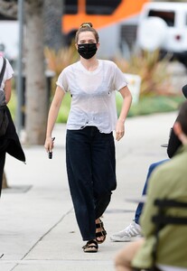       zoe110521BZNimage105.jpg