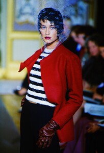 329444637_jean-paul-gaultier-couture-fall2000(1).thumb.jpg.b40adcf2921cad2ec42a954a87a22253.jpg