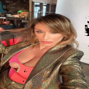 Sabrina Salerno gif imagen (10).jpg