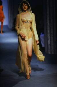 367962503_THIERRY-MUGLER-COUTURE-SPRING-1998(3).thumb.jpg.59b4e2b6d9675fc9b61caf52eecfeaf4.jpg