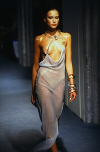 375044680_THIERRY-MUGLER-COUTURE-SPRING-1998(8).thumb.jpg.4428c529980e27ef7b4d55f79de1f90f.jpg