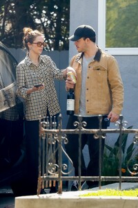       zoe080521BZNimage124.jpg