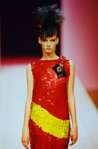 530576673_ChristianLacroixCoutureFall1999(21).thumb.jpg.4d78061c37267cd016c1e82d183cddf8.jpg