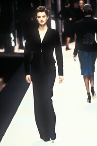 532524315_HerveLeger1997WomenRTW40.thumb.jpg.988a84a0659fff57e21679f728f420df.jpg