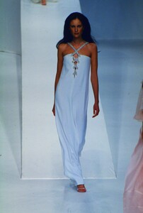 541045320_valentino-ss-1999(9).thumb.jpg.25a5824cc99b141e68232ff494784c5c.jpg