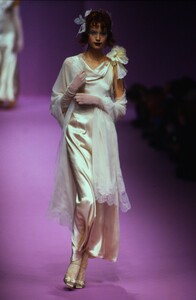 57865391_lolita-lempicka-ss-1997(13).thumb.jpg.7e5c519ed3dafed714c52c4d8ccda68a.jpg