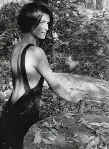 ELLE Russia February # 88 2004 45.jpg