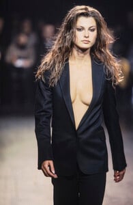 59950836_CostumeNational1997WomenRTW4.thumb.jpg.2e7ed5bd2a371dc9688ef02699d30608.jpg