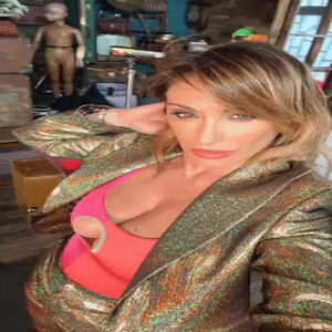 Sabrina Salerno gif imagen (28).jpg