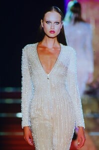 633469900_atelier-versace-fw-1999(1).thumb.jpg.793f232639bf44eabca367b64efe9f62.jpg